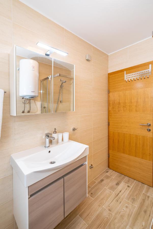 Aurelia Apartment *